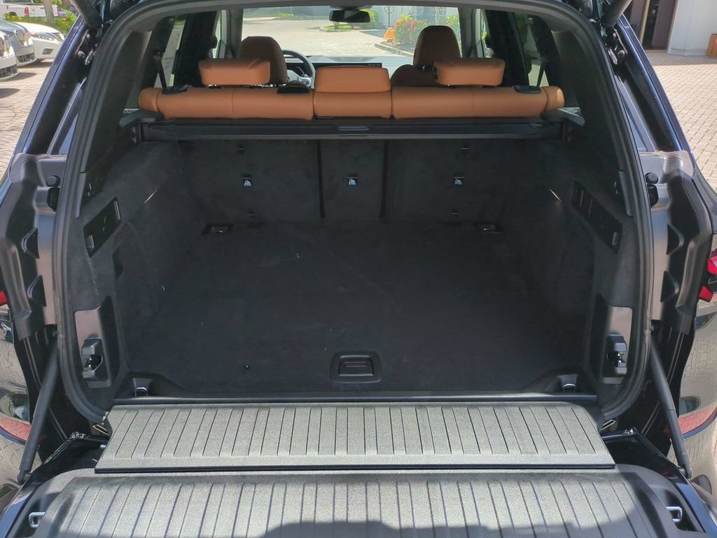 New 2026 BMW X5 xDrive40i w/ M Sport Package AWD/4WD image 13