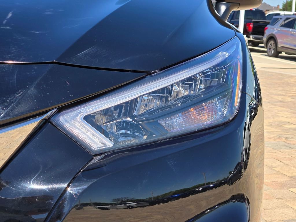 Used 2021 Nissan Versa SR image 31