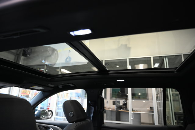 New 2027 Chevrolet Traverse LT w/ LPO, Floor Liner Package FWD image 21