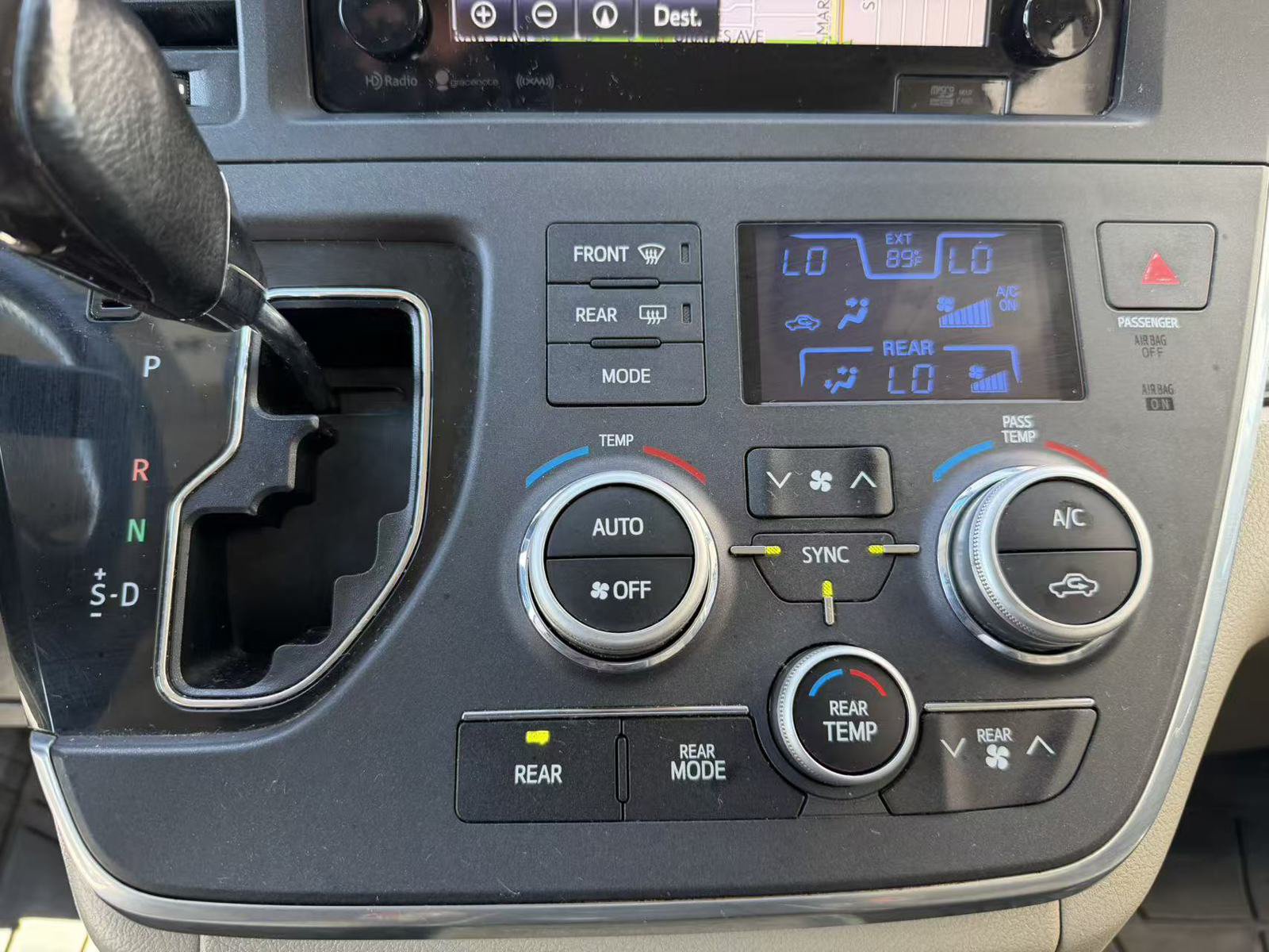 Used 2016 Toyota Sienna XLE w/ XLE Navigation Package FWD image 19