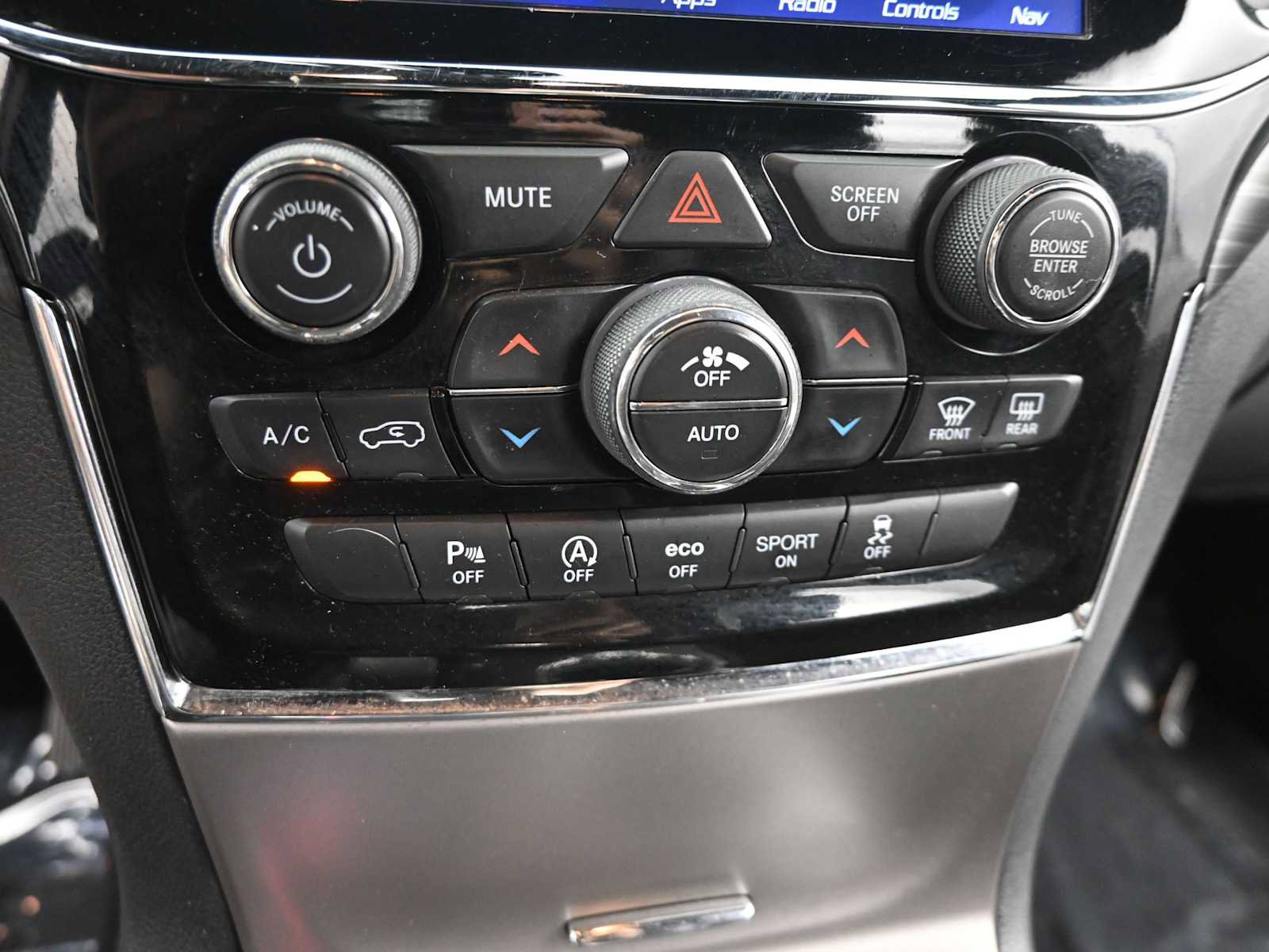 Used 2019 Jeep Grand Cherokee Altitude image 19