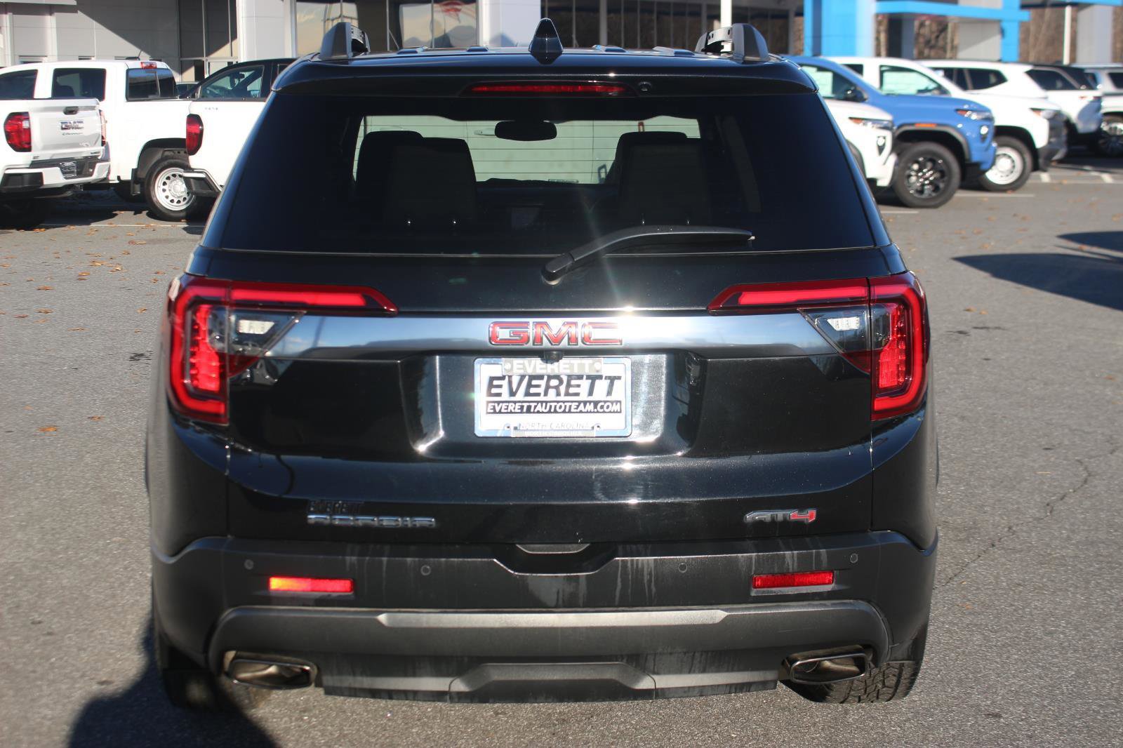 Used 2022 GMC Acadia AT4 w/ Technology Package image 6