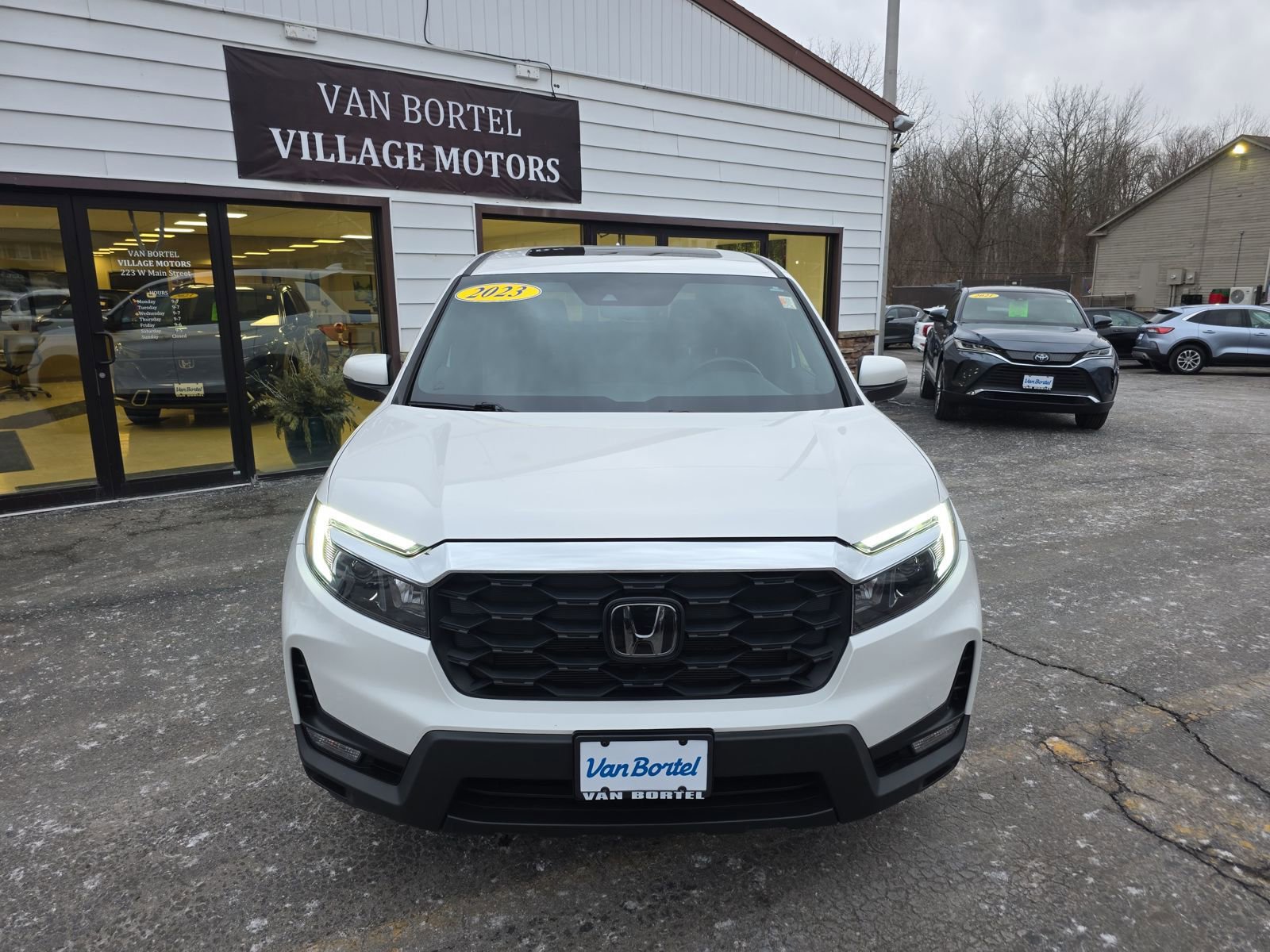 Used 2023 Honda Passport EX-L image 3