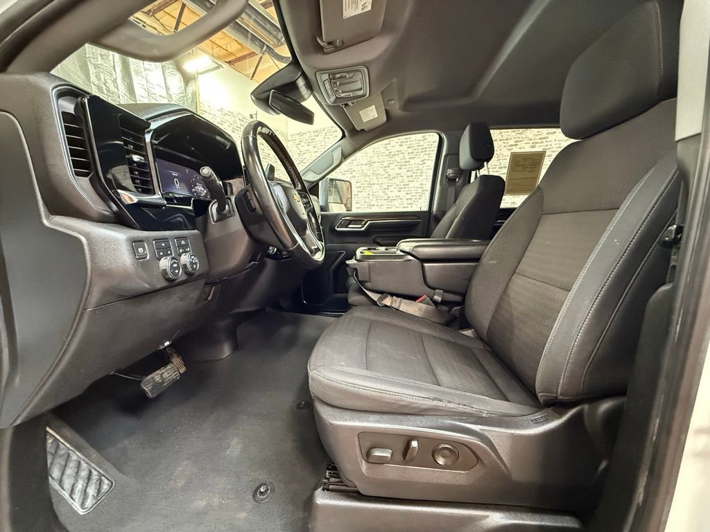 Used 2024 Chevrolet Silverado 2500 LT image 20