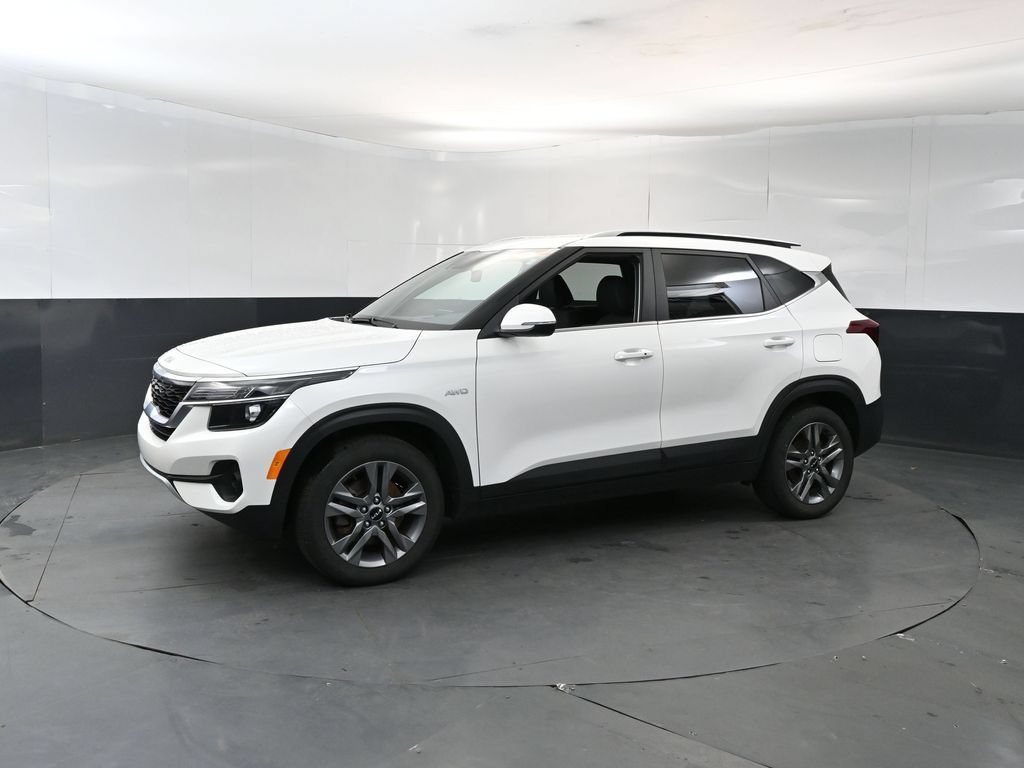 Certified 2023 Kia Seltos S w/ Navigation Package AWD/4WD image 2