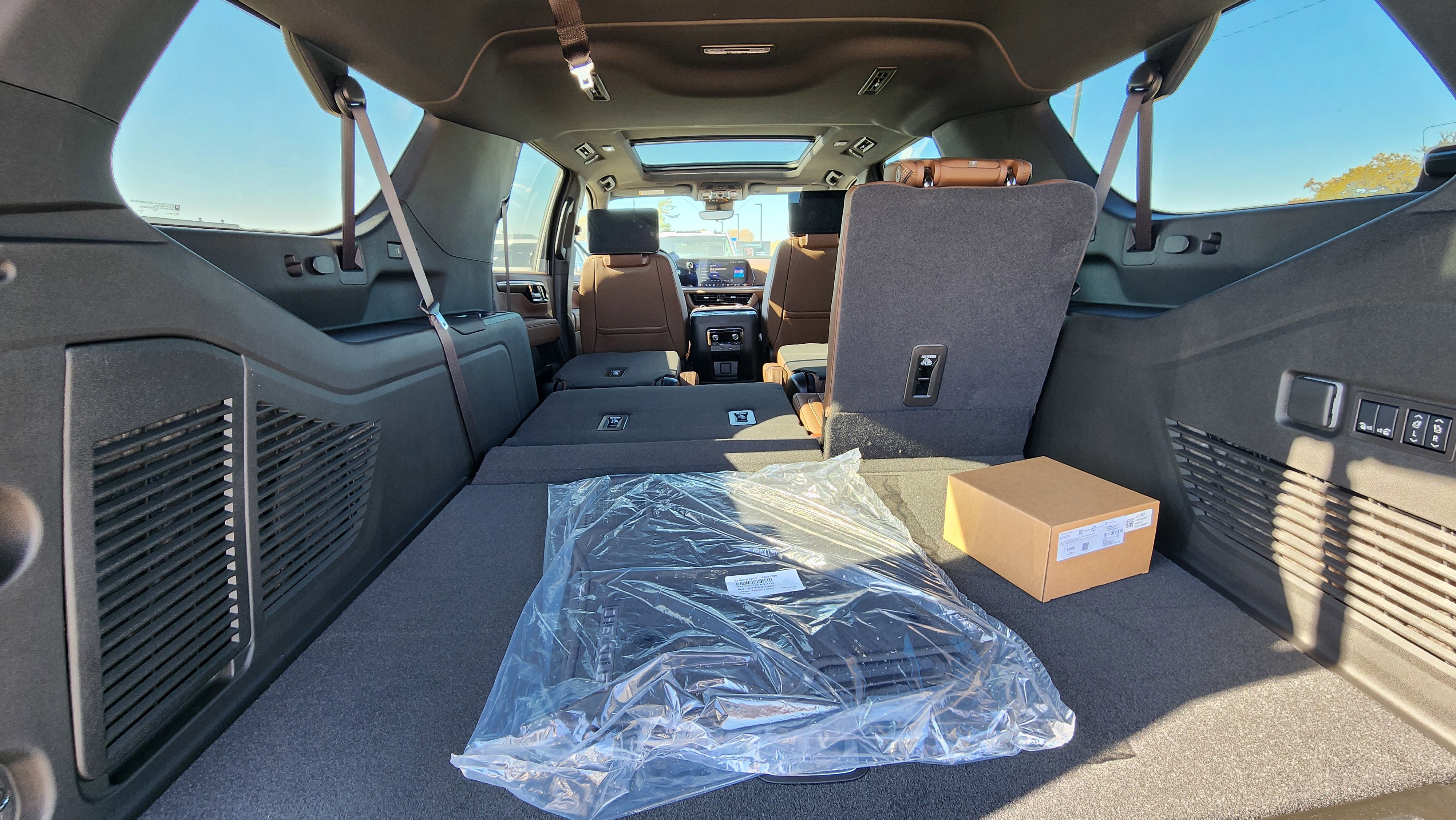 New 2026 Chevrolet Suburban High Country image 7