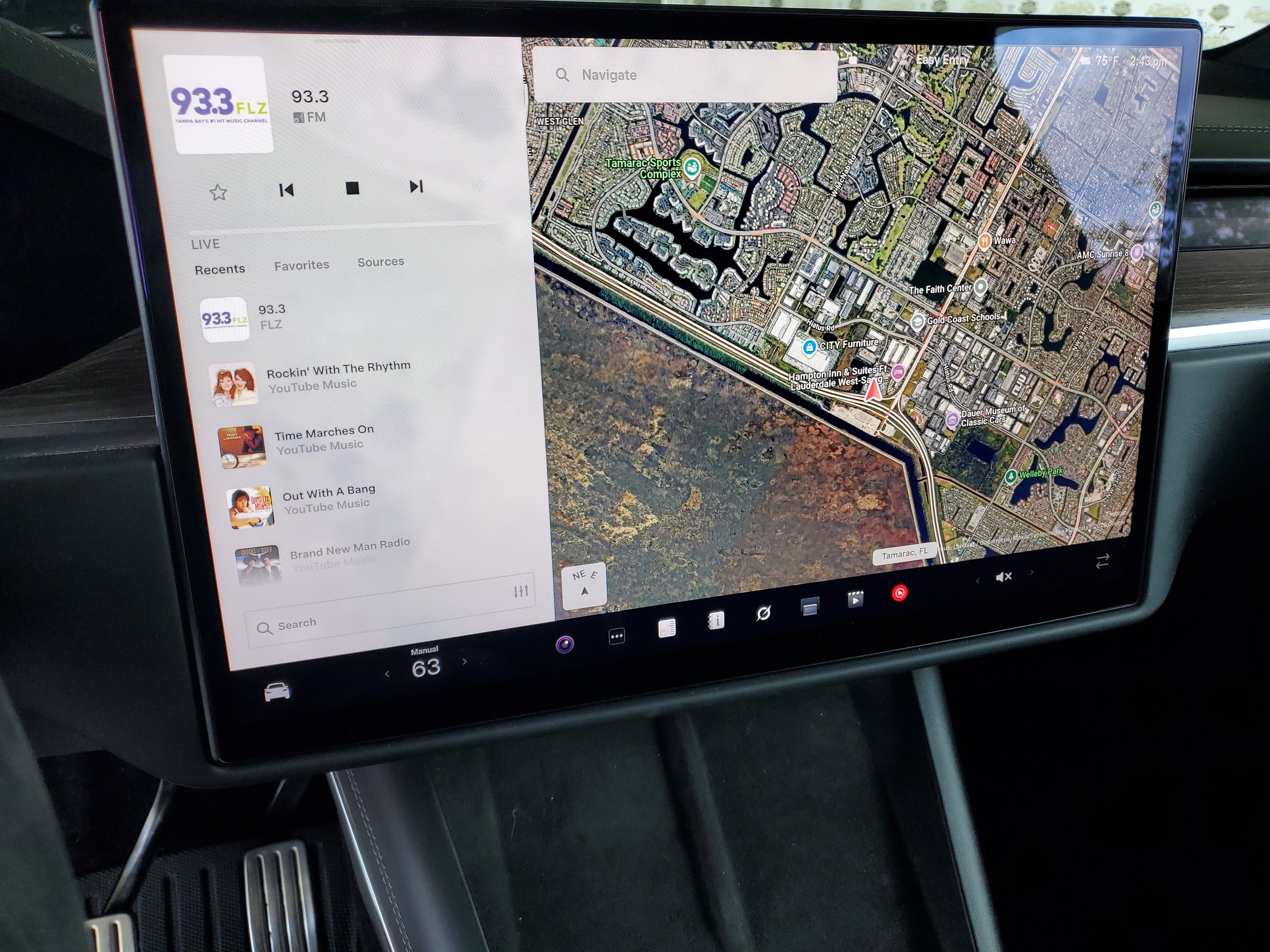 Used 2022 Tesla Model X image 24