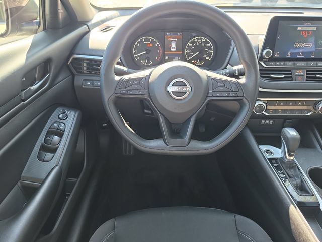 Certified 2025 Nissan Altima 2.5 S FWD image 13