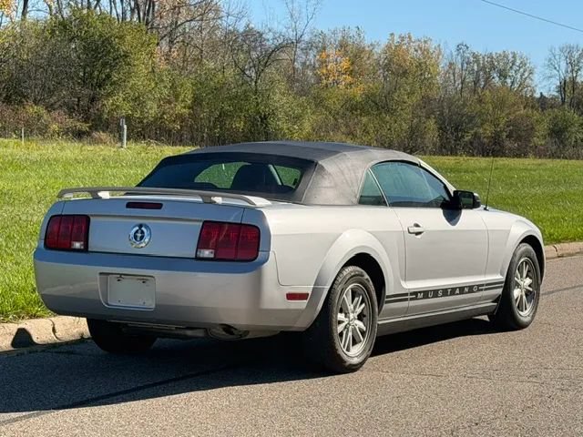 Used 2005 Ford Mustang Premium RWD image 19
