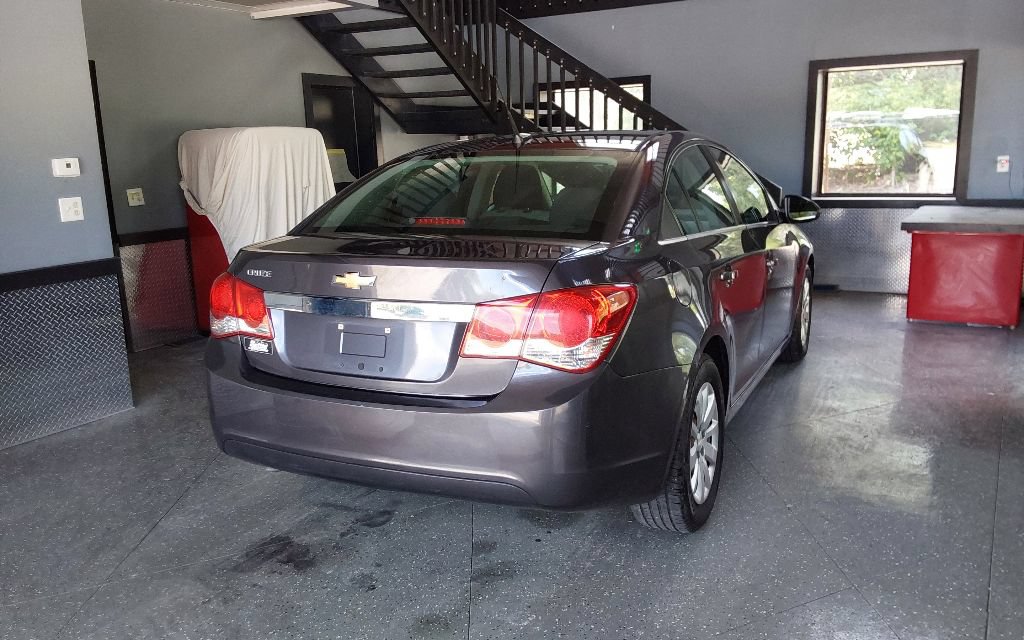 Used 2011 Chevrolet Cruze LS w/ Connectivity Package FWD image 7