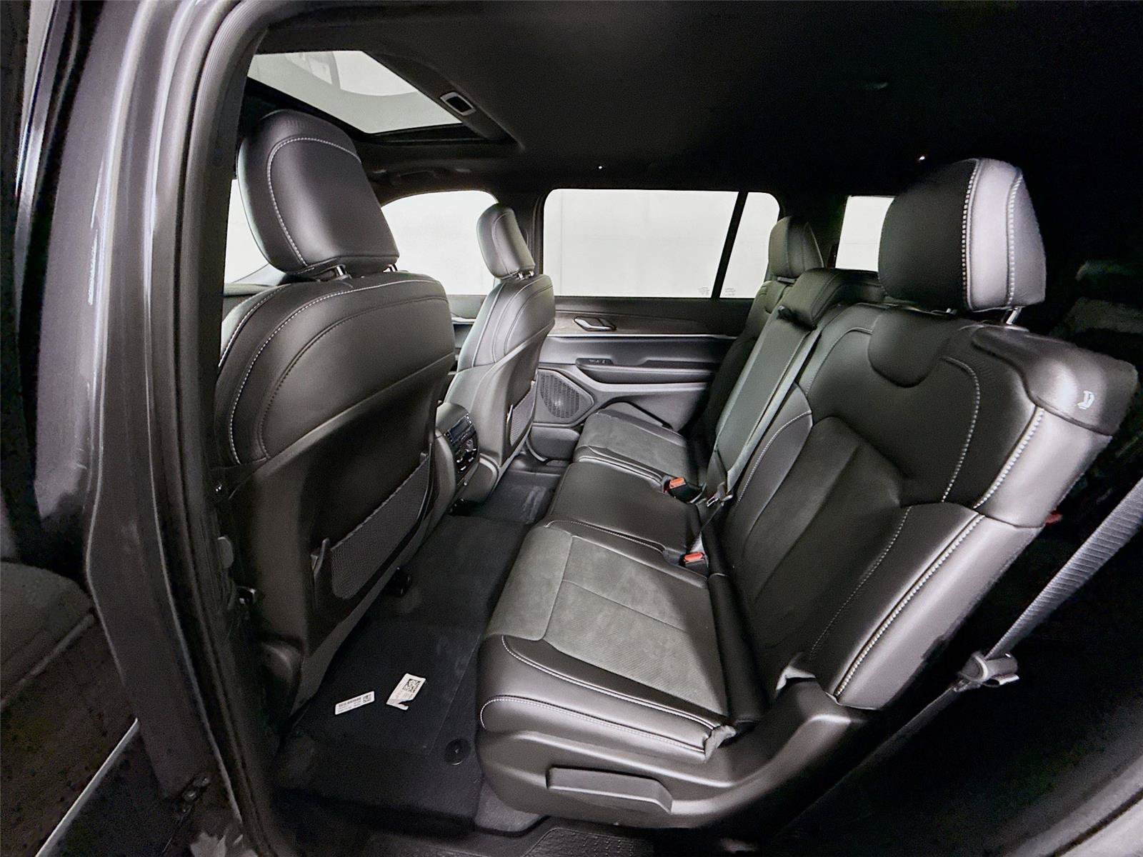 New 2026 Jeep Grand Cherokee L 4WD image 18