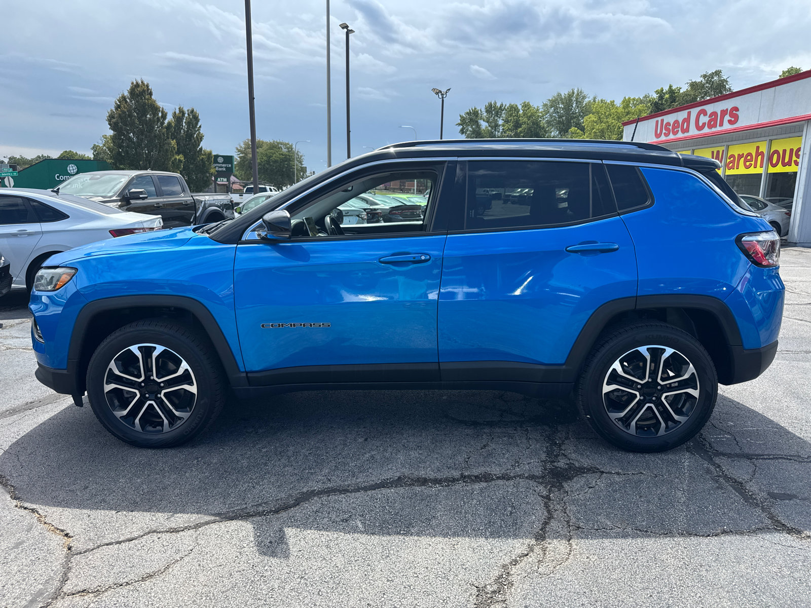 Used 2022 Jeep Compass Limited AWD/4WD image 3