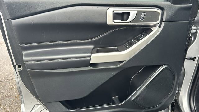 Certified 2023 Ford Explorer XLT w/ Equipment Group 202A image 9