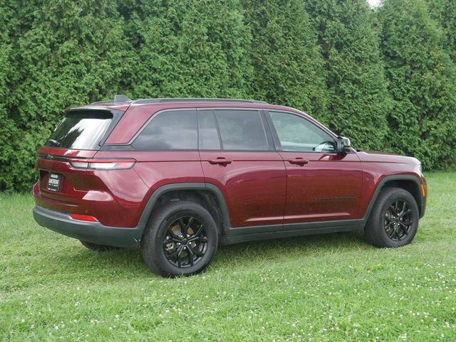 New 2026 Jeep Grand Cherokee Altitude AWD/4WD image 8