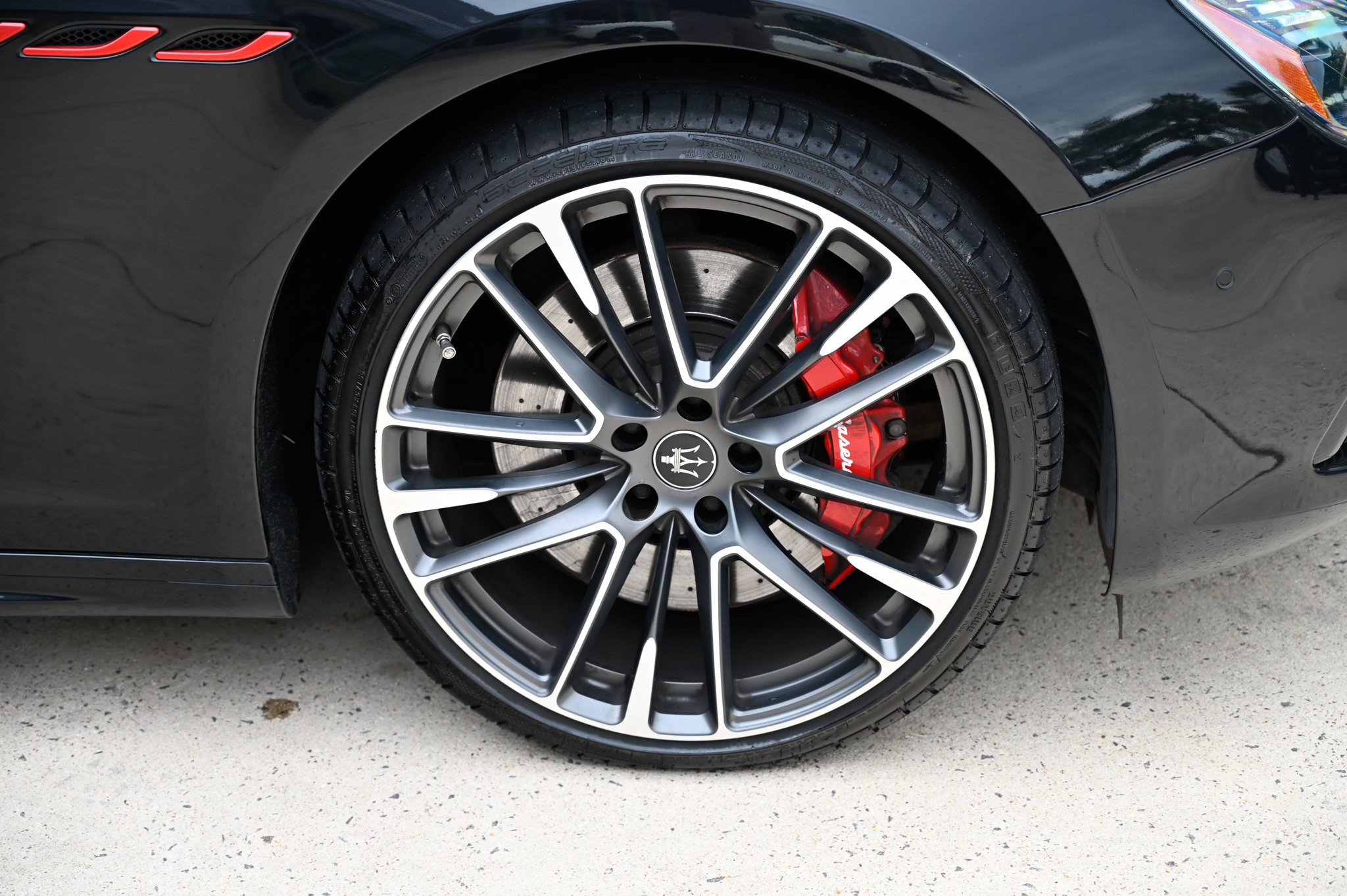 Used 2021 Maserati Ghibli Trofeo RWD image 12