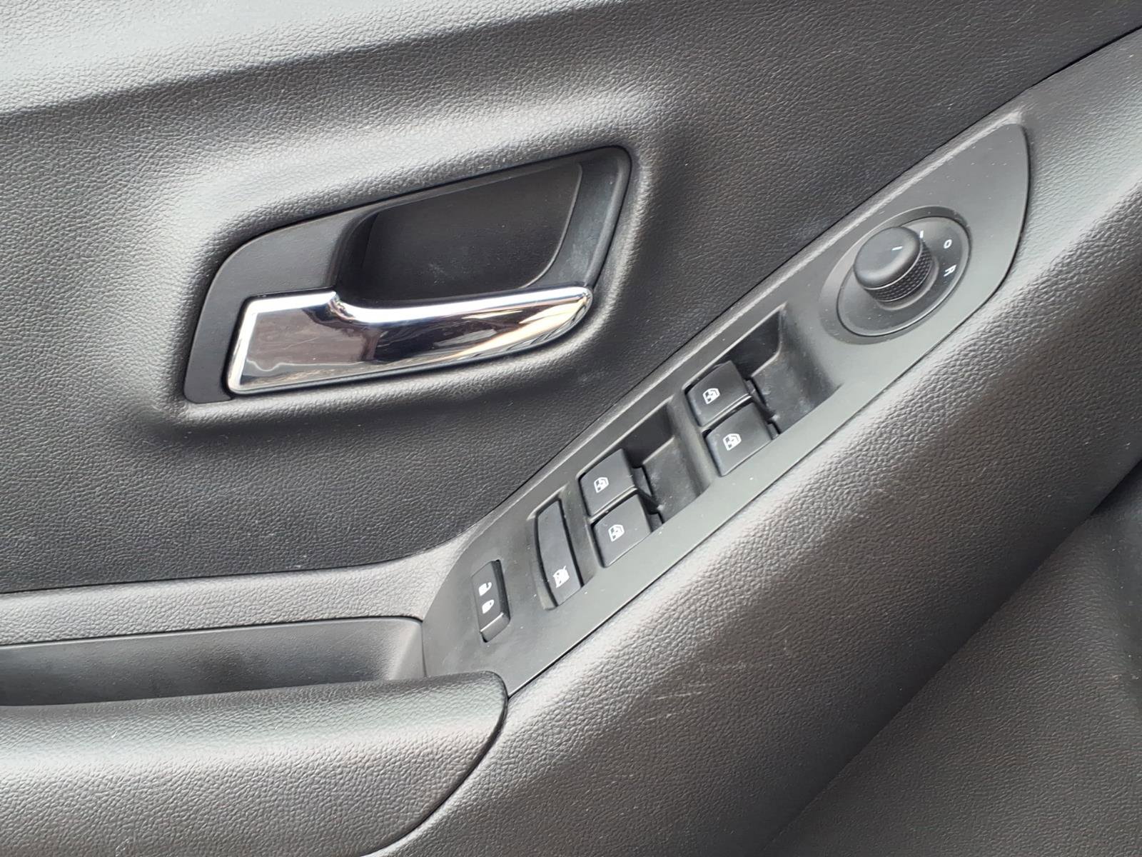 Used 2020 Chevrolet Trax LT FWD image 24