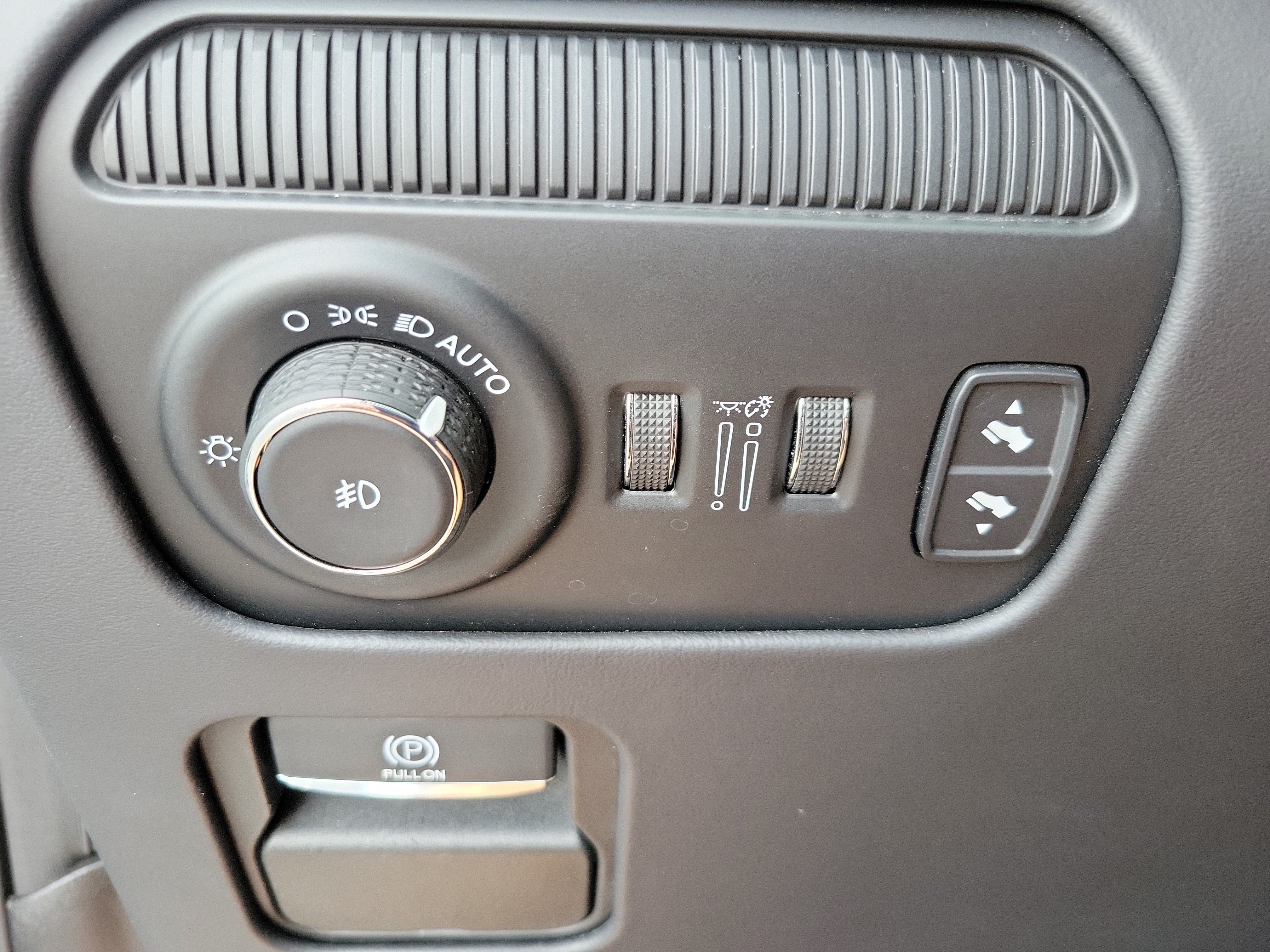 Used 2023 Jeep Grand Wagoneer L Series II AWD/4WD image 30