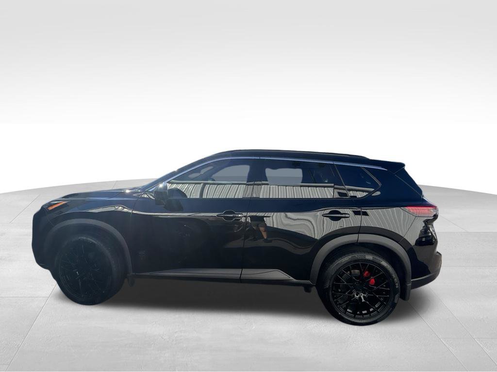 Used 2026 Nissan Rogue Dark Armor AWD/4WD image 3