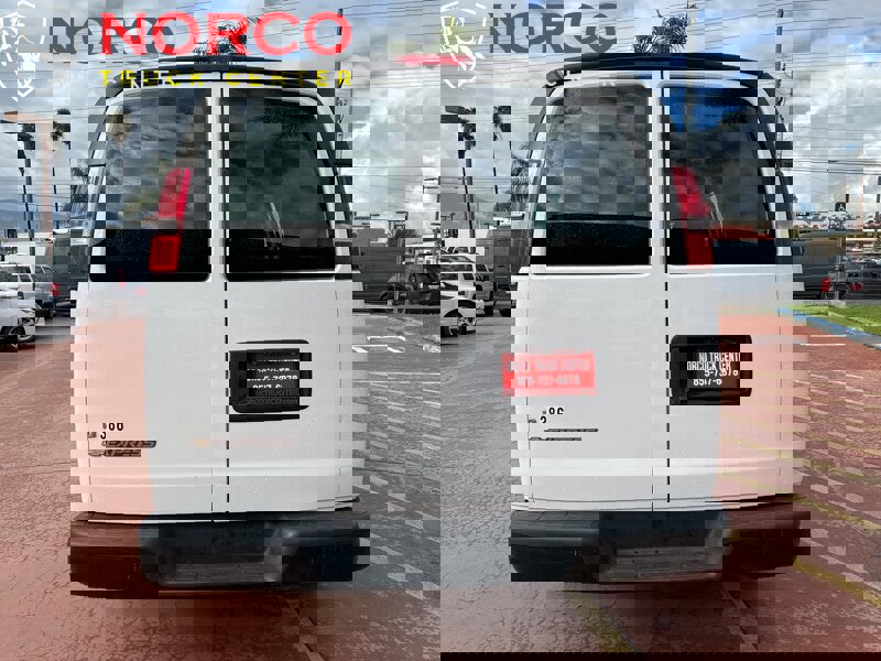 Used 2021 Chevrolet Express 2500 w/ Driver Convenience Package image 9