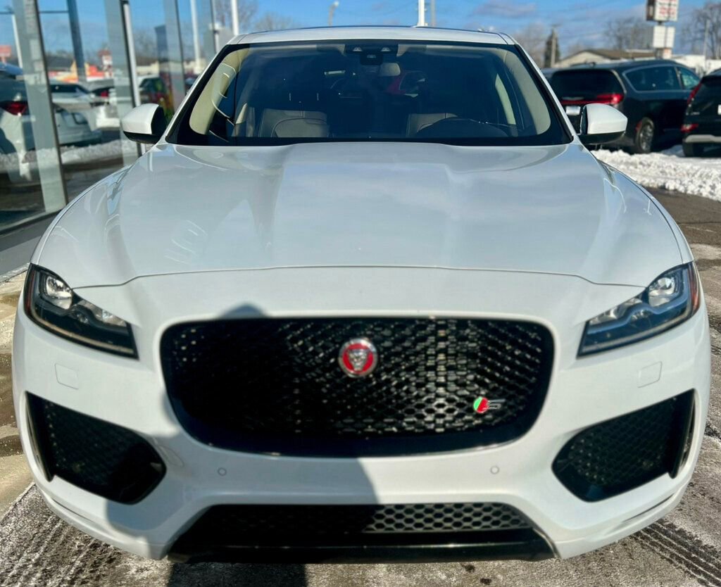 Used 2017 Jaguar F-PACE S image 6