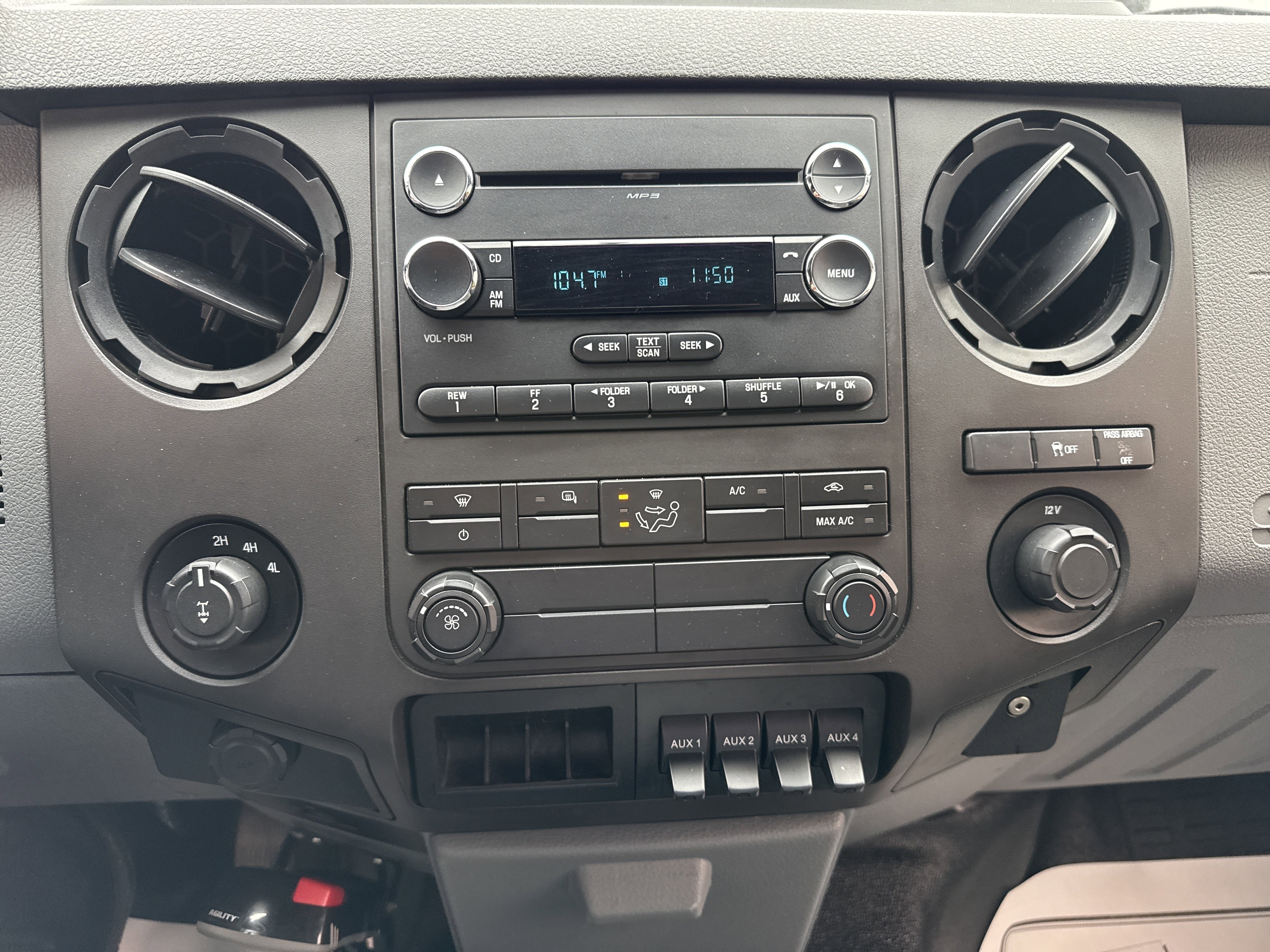 Used 2015 Ford F250 XL w/ Power Equipment Group AWD/4WD image 19