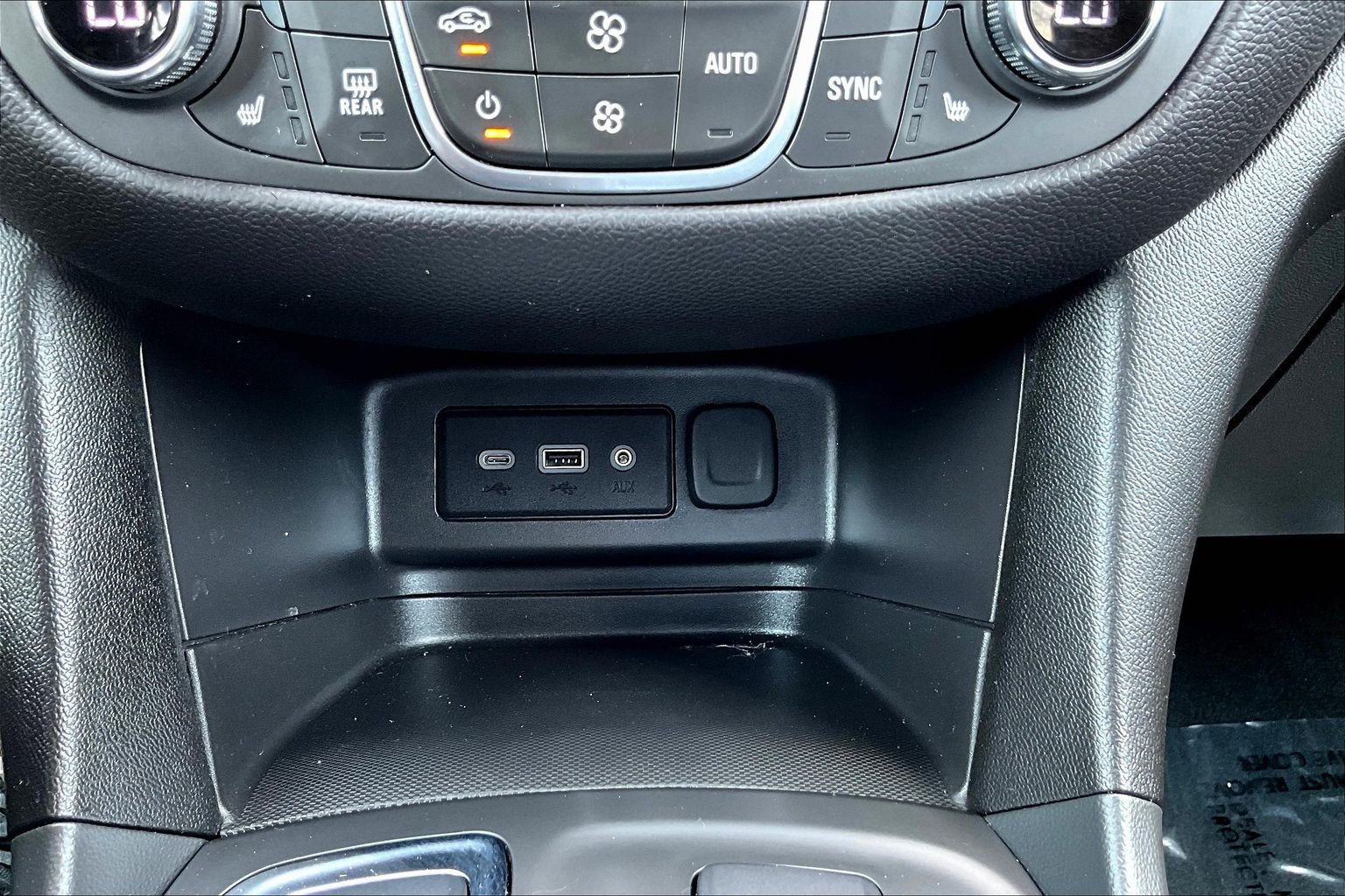 Used 2024 Chevrolet Equinox LT AWD/4WD image 25