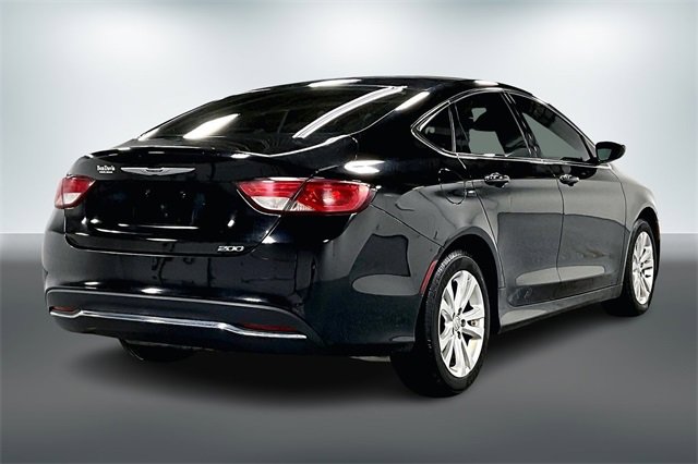 Used 2015 Chrysler 200 Limited image 7