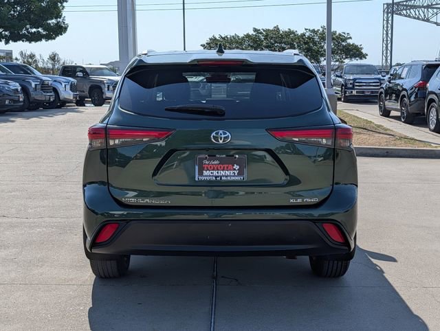 Used 2023 Toyota Highlander XLE AWD/4WD image 7