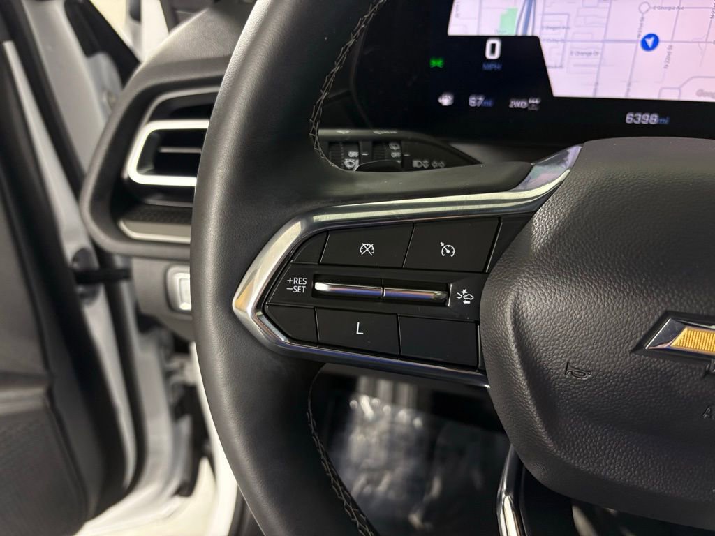 Used 2025 Chevrolet Traverse LT image 23