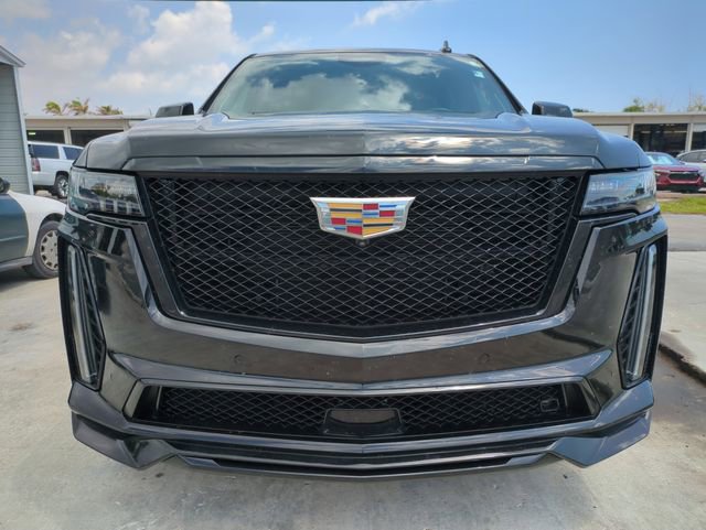 Used 2023 Cadillac Escalade V w/ LPO, ONYX Package AWD/4WD image 2