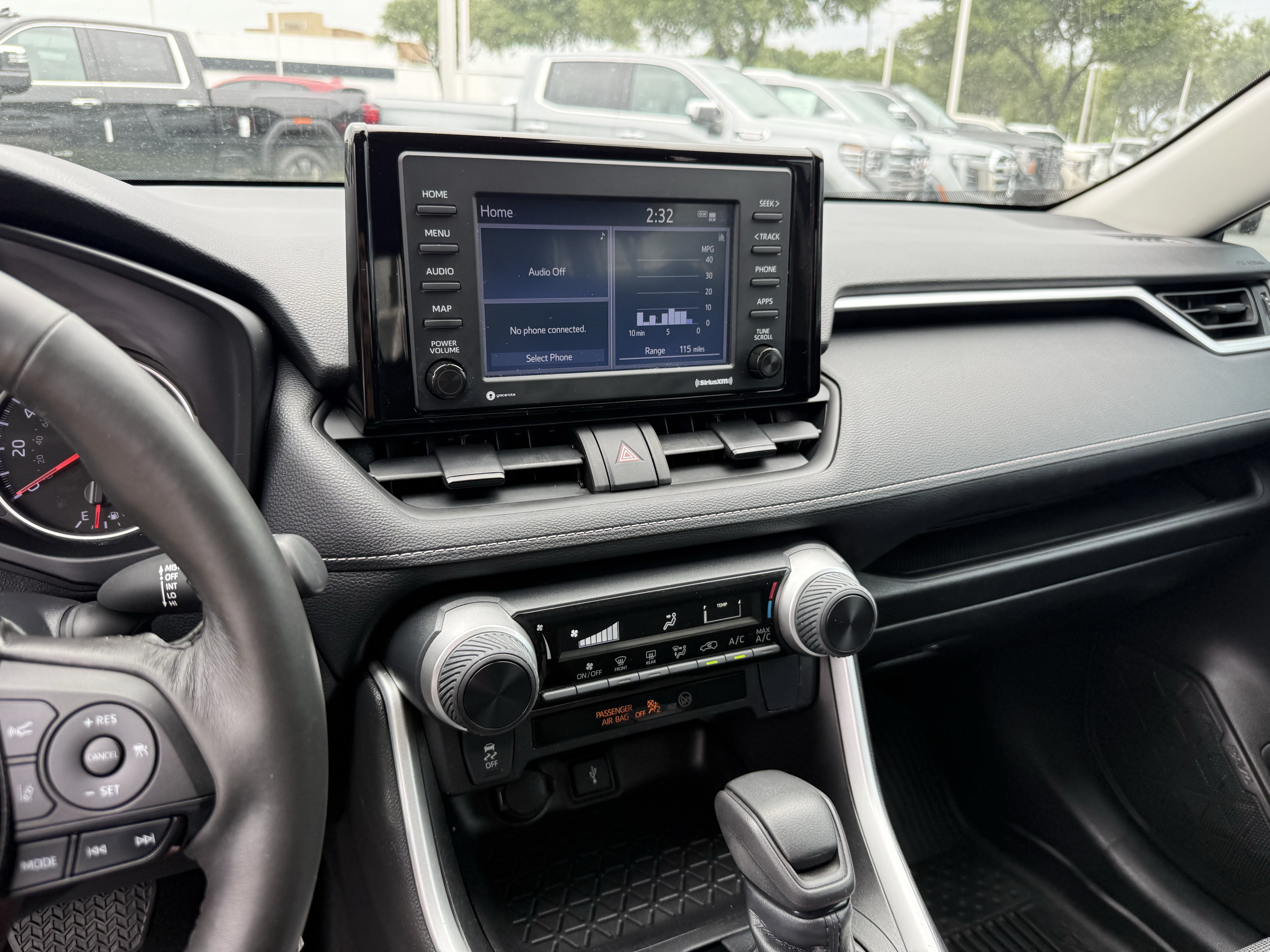 Used 2022 Toyota RAV4 LE FWD image 19