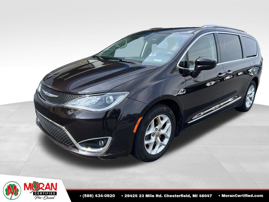 Used 2018 Chrysler Pacifica Touring-L Plus w/ Tire & Wheel Group FWD image 2