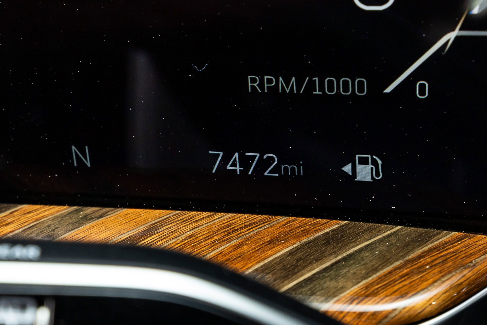 Used 2025 Cadillac Escalade ESV Sport Platinum w/ LPO, ONYX Package image 21