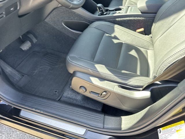 Certified 2025 Volvo XC40 B5 Core w/ Protection Package Premier AWD/4WD image 14