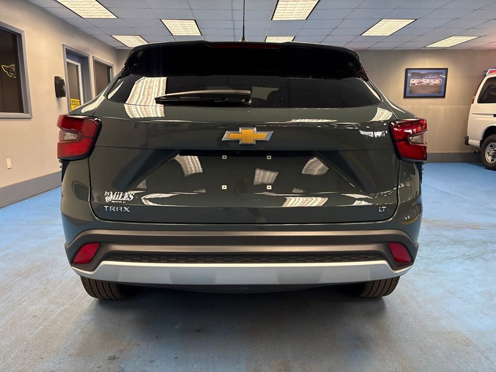 Certified 2025 Chevrolet Trax LT FWD image 7