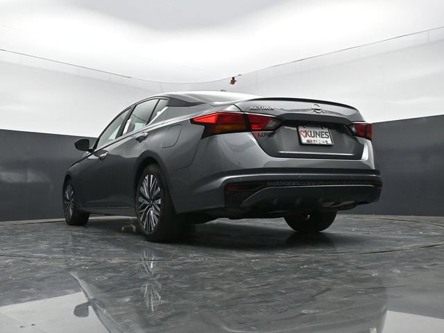 Used 2025 Nissan Altima 2.5 SV FWD image 62
