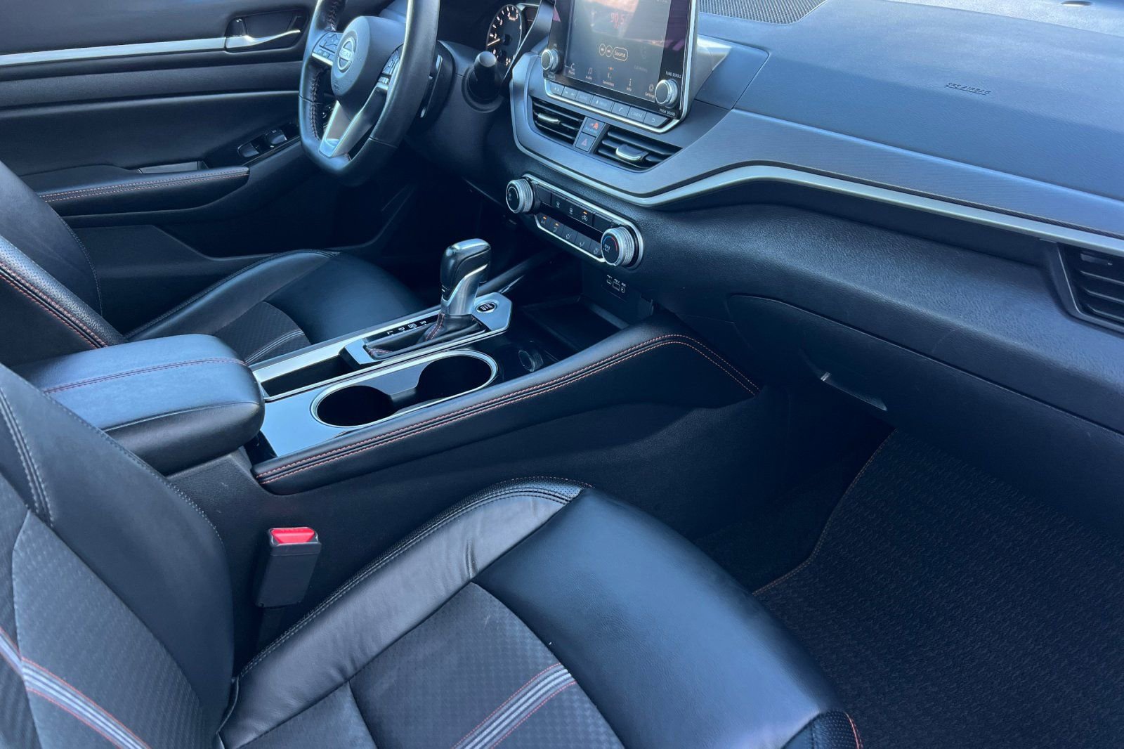 Used 2024 Nissan Altima 2.5 SR image 16