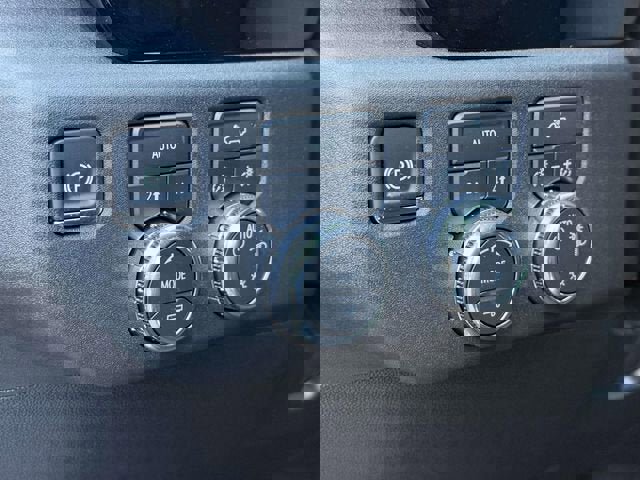 New 2026 GMC Sierra 1500 SLE image 17