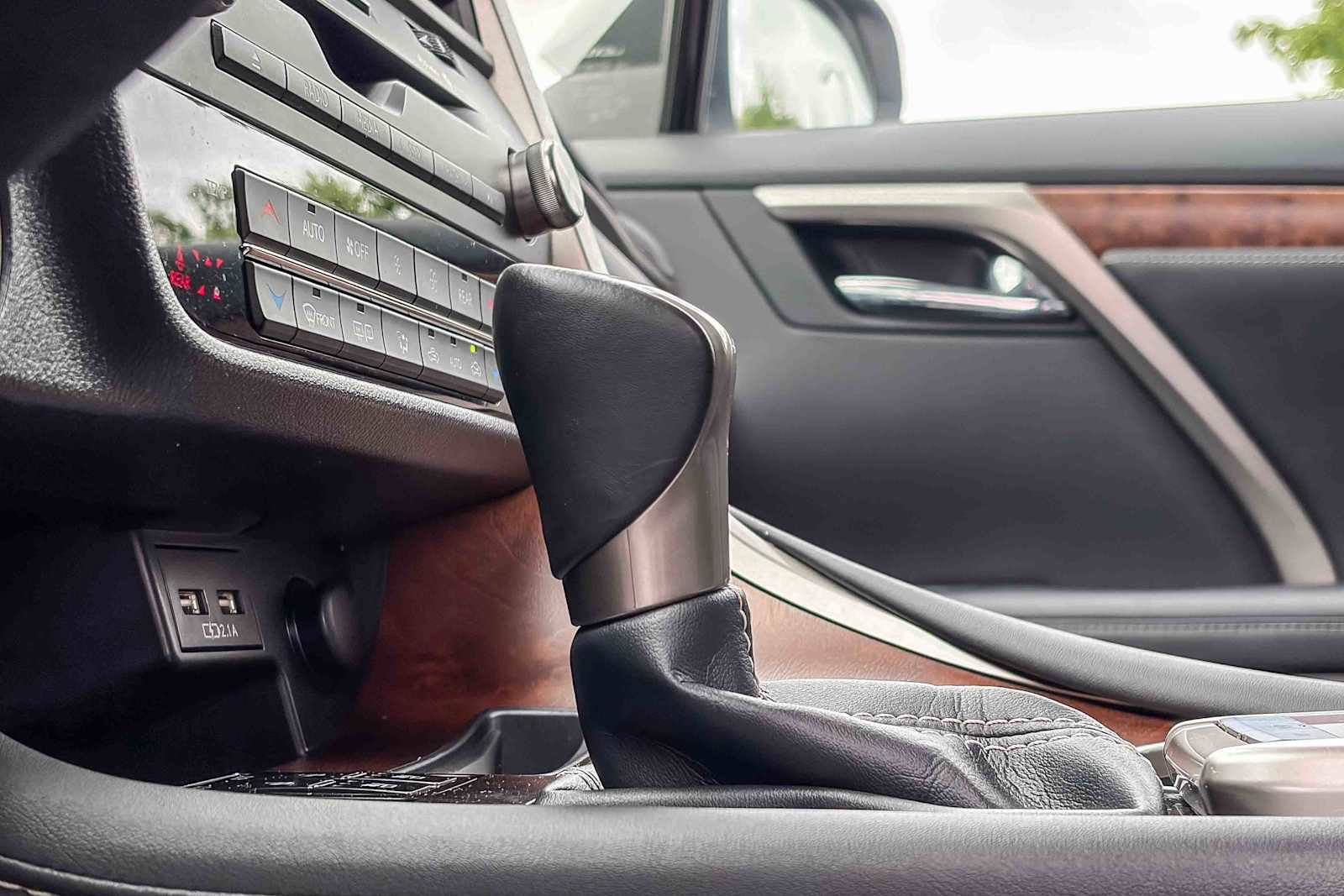 Certified 2022 Lexus RX 350L FWD w/ Premium Package image 22