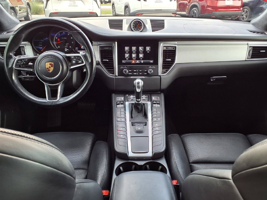 Used 2017 Porsche Macan Turbo AWD/4WD image 18