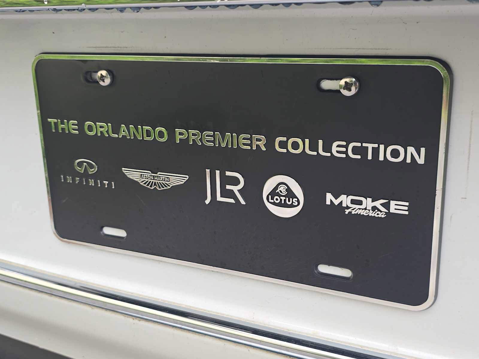 Used 2011 Lexus LX 570 4WD w/ Luxury Pkg image 6