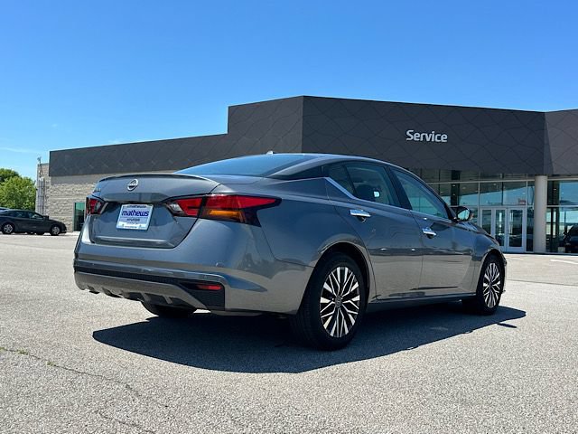 Used 2025 Nissan Altima 2.5 SV FWD image 6