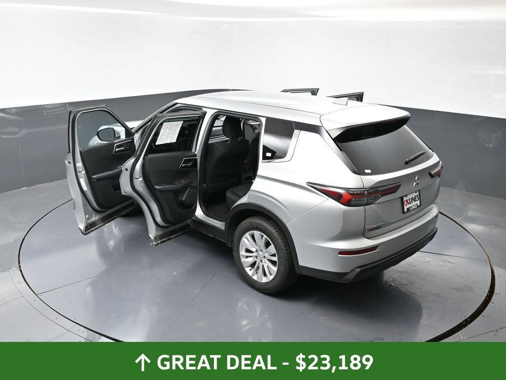 Used 2025 Mitsubishi Outlander ES image 59