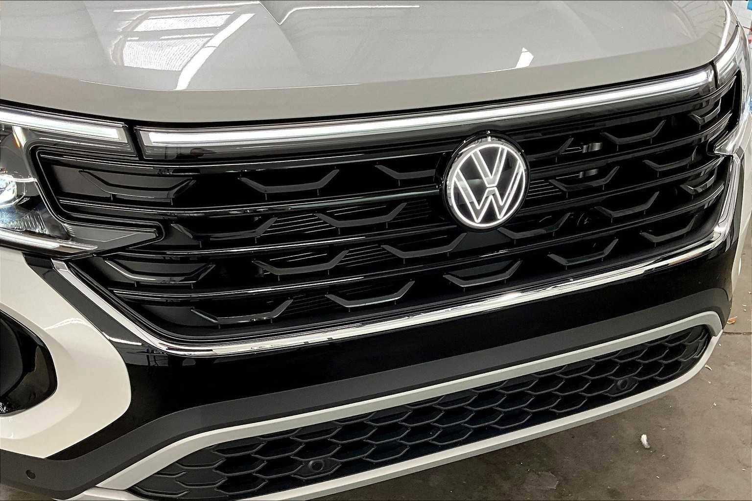New 2026 Volkswagen Atlas Cross Sport SEL image 34