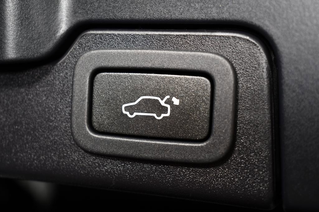 Used 2019 Land Rover Range Rover Evoque SE Premium image 13