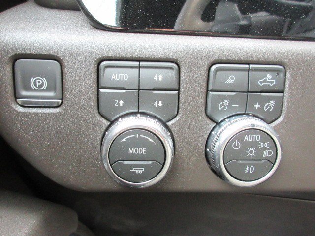 New 2026 GMC Sierra 1500 SLT image 24