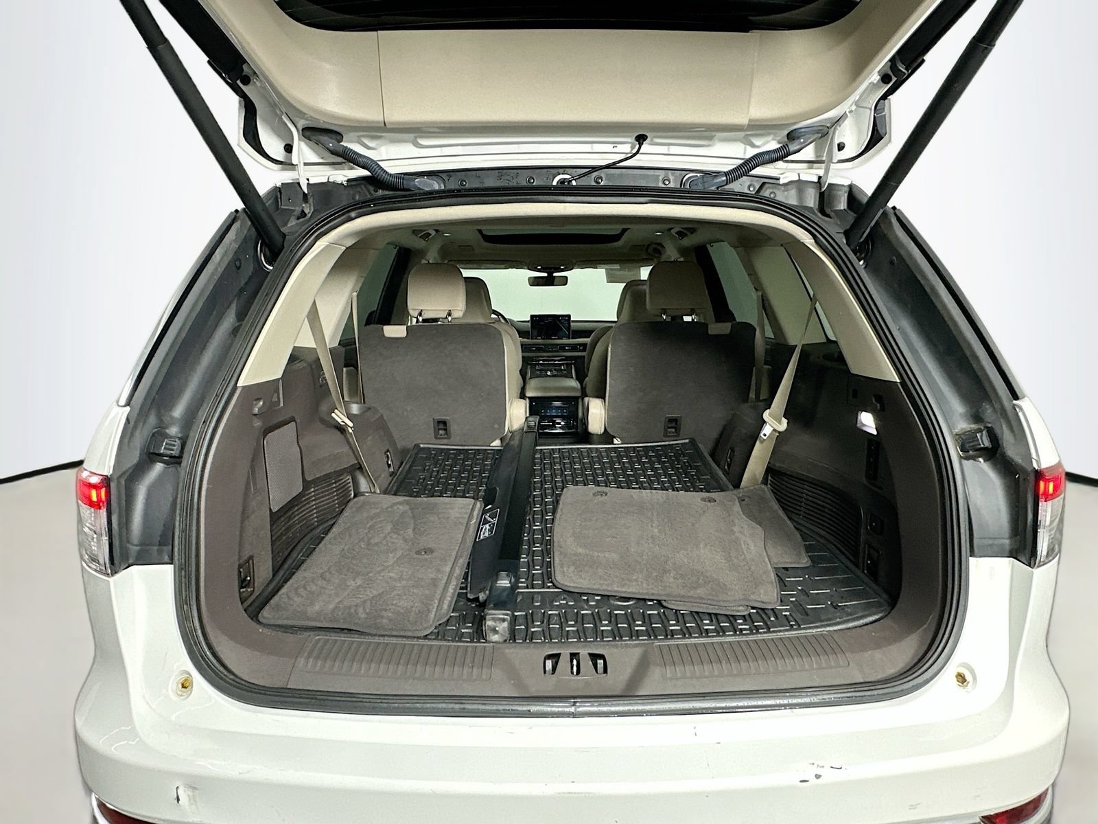 Used 2021 Lincoln Aviator Reserve w/ Equipment Group 201A AWD/4WD image 28