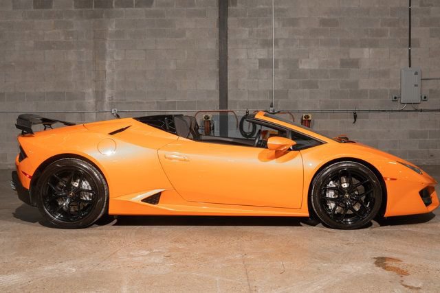 Used 2019 Lamborghini Huracan LP 580-2 image 2