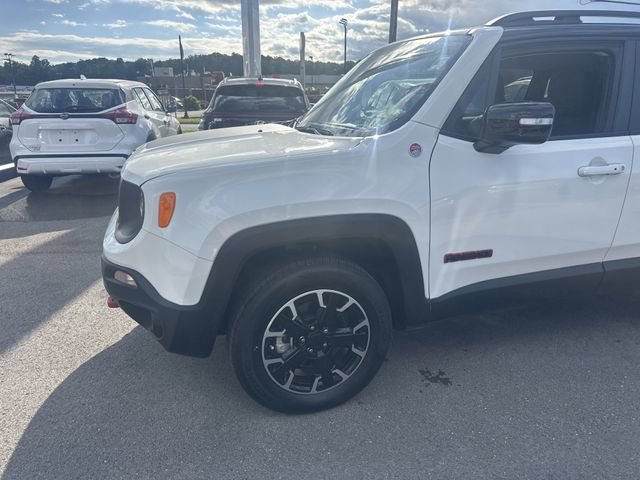 Used 2023 Jeep Renegade Trailhawk w/ Trailhawk Elite Group AWD/4WD image 2