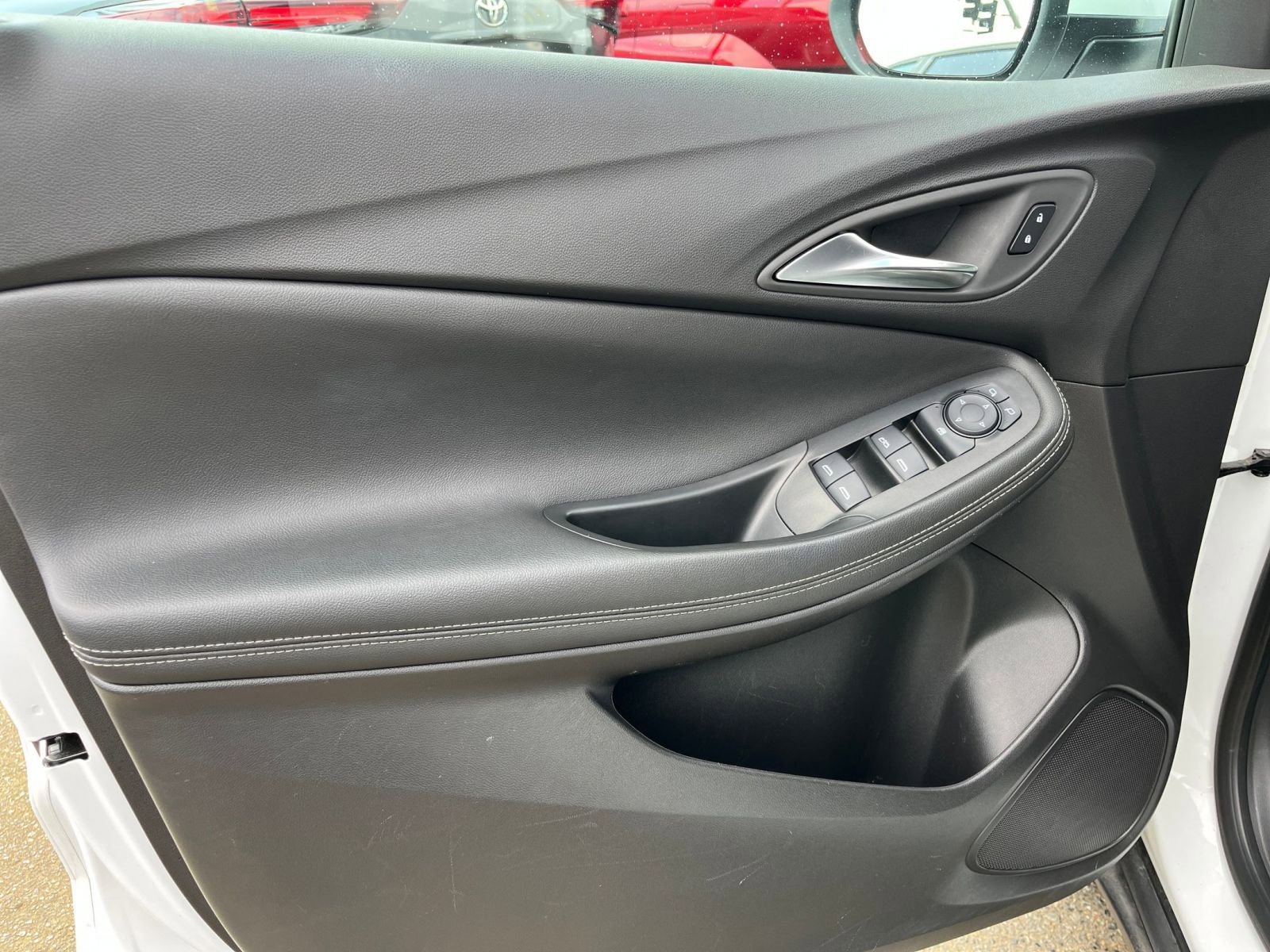 Used 2025 Buick Encore GX Preferred AWD/4WD image 18